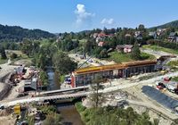 Budowa_nowego_mostu_drogowego_nad_Raba_i_linia_kolejowa_Chabowka_-_Nowy_Sacz__widok_z_lotu_ptaka__fot._Piotr_Hamarnik__3_.JPG