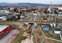 Widok_z_lotu_ptaka_na_plac_budowy_nowego_ukladu_komunikacyjnego_w_sasiedztwie_ul._Kolejowej_w_Asnyka_w_Nowym_Saczu__fot._Piotr_Hamarnik__3_.JPG
