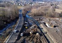 Budowa_mostu_drogowego_nad_potokiem_Smolnik_w_Kleczanach__widok_z_lotu_ptaka__fot._Piotr_Hamarnik__2_.JPG