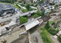 Widok_z_lotu_ptaka_na_betonowa_konstrukcje_nowego_mostu_kolejowego_nad_Poniczanka_w_Rabce-Zdroju__fot._Krzysztof_Dzidek__2_.JPG