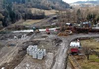 Przygotowania_do_budowy_mostu_kolejowego_nad_Raba__na_trasie_Rabka-Zdroj_-_Rabka_Zaryte__widok_z_lotu_ptaka__fot._Krzysztof_Dzidek.JPG