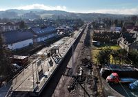 Nowy_peron_przystanku_kolejowego_Rabka-Zdroj__widok_z_lotu_ptaka__fot._Piotr_Hamarnik__1_.JPG