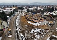 Budowa_centrum_sterowania_ruchem_kolejowym_w_Nowym_Saczu__widok_z_lotu_ptaka__fot._Piotr_Hamarnik__2_.JPG