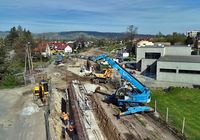 Ul._Asnyka__Nowy_Sacz._Widok_na_betonowa_konstrukcje_na_ktorej_znajda_sie_tory__fot._Piotr_Hamarnik__3_.JPG