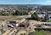 Budowa_wiaduktu_kolejowego_na_ul._Krakowskiej_w_Nowym_Saczu__widok_z_lotu_ptaka__fot._Krzysztof_Dzidek__5_.JPG