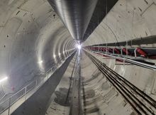Wnętrze budowanego tunelu na linii kolejowej 104 fot. Piotr Hamarnik (1)