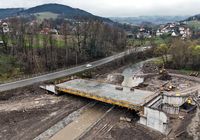 Budowa_nowego_mostu_drogowego_nad_potokiem_Smolnik__widok_z_lotu_ptaka__fot._Piotr_Hamarnik.JPG