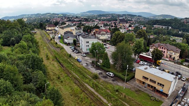 Widok z lotu ptaka na stację kolejową Limanowa, fot. Piotr Hamarnik