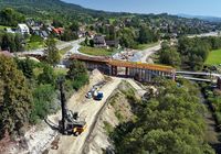 Budowa_nowego_mostu_drogowego_nad_Raba_i_linia_kolejowa_Chabowka_-_Nowy_Sacz__widok_z_lotu_ptaka__fot._Piotr_Hamarnik__2_.JPG