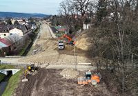 Widok_z_lotu_ptaka_na_prace_ziemne_przy_linii_kolejowej_na_wysokosci_ul._Mickiewicza_w_Nowym_Saczu__fot._Piotr_Hamarnik__5_.JPG